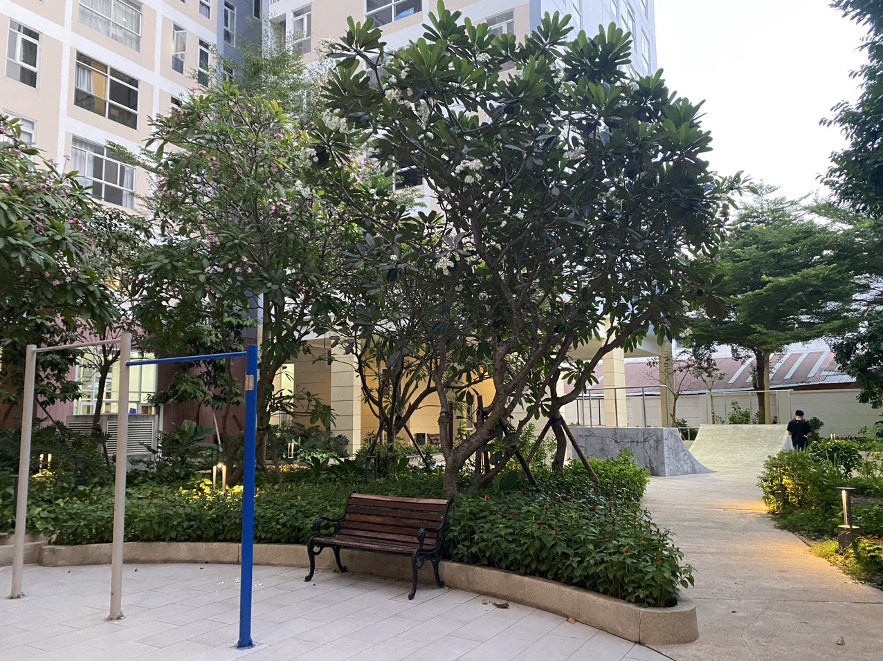 Khu&ocirc;n vi&ecirc;n Tầng trệt dự &aacute;n Val&eacute;o Đầm Sen